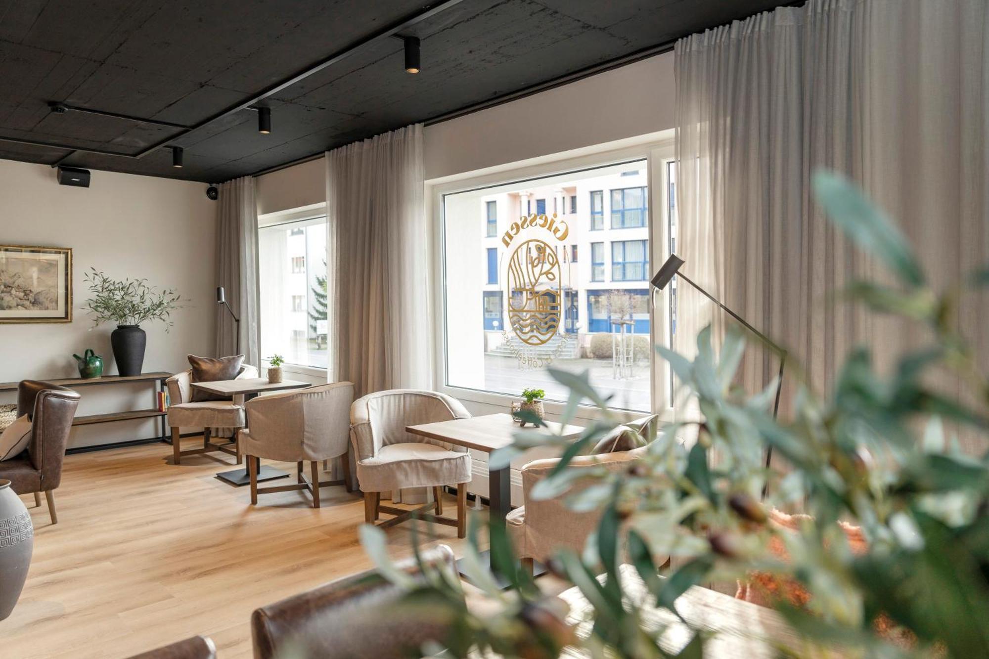 Giessen Hotel & Coffeehouse Вадуц Екстериор снимка