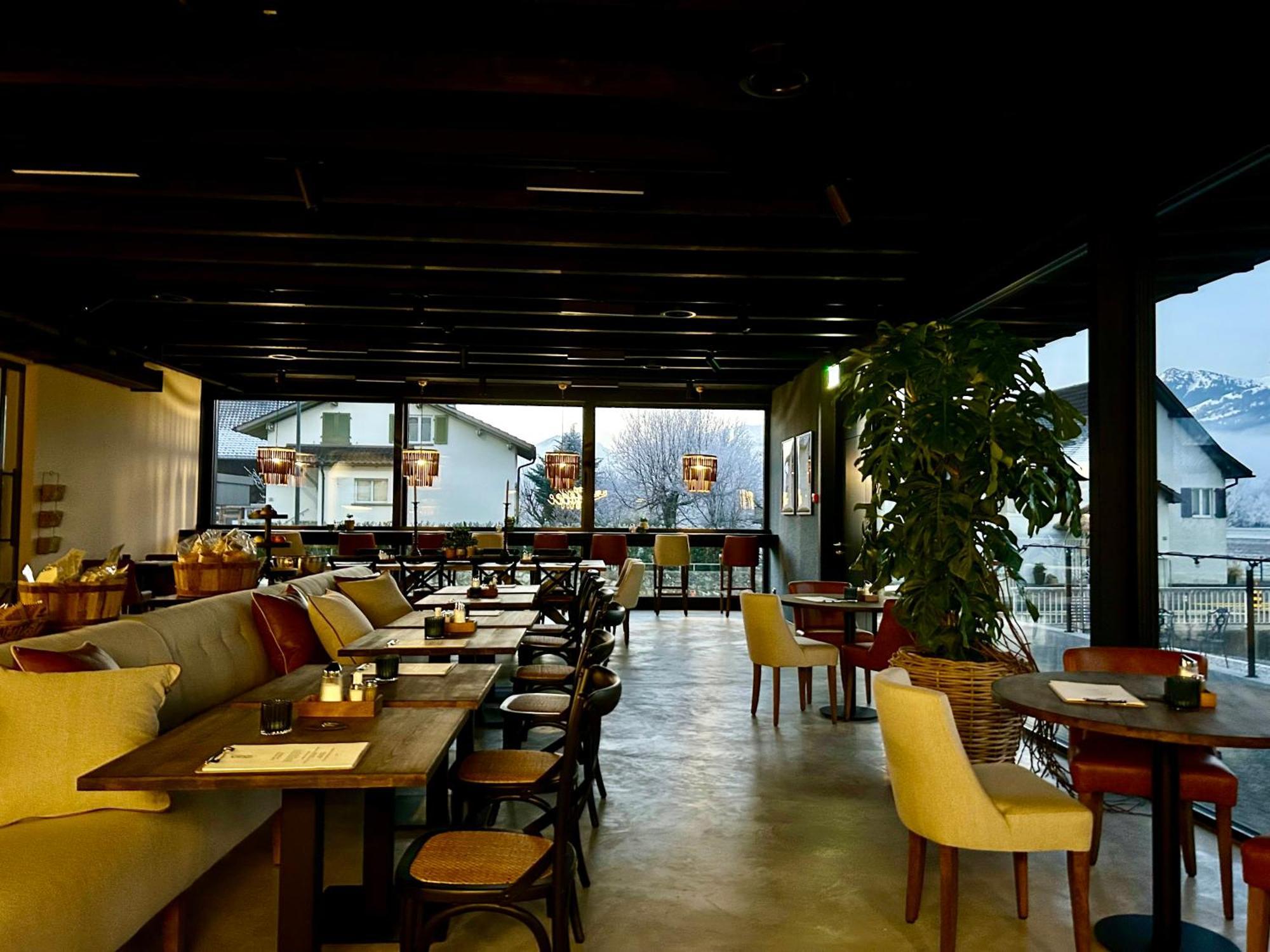 Giessen Hotel & Coffeehouse Вадуц Екстериор снимка